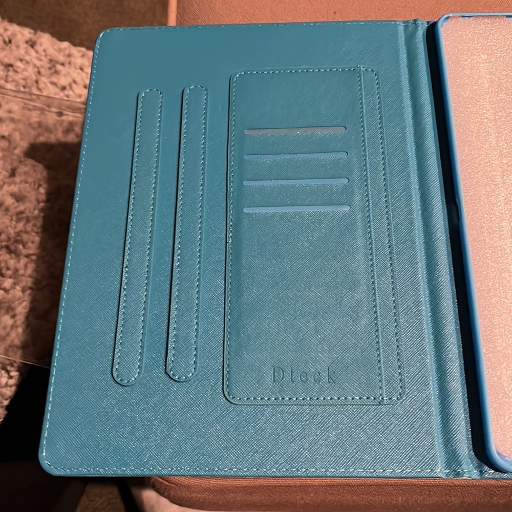 Brand new in Package I Pad case.  Fits 10.5 inch iPad. - Picture 4 of 7